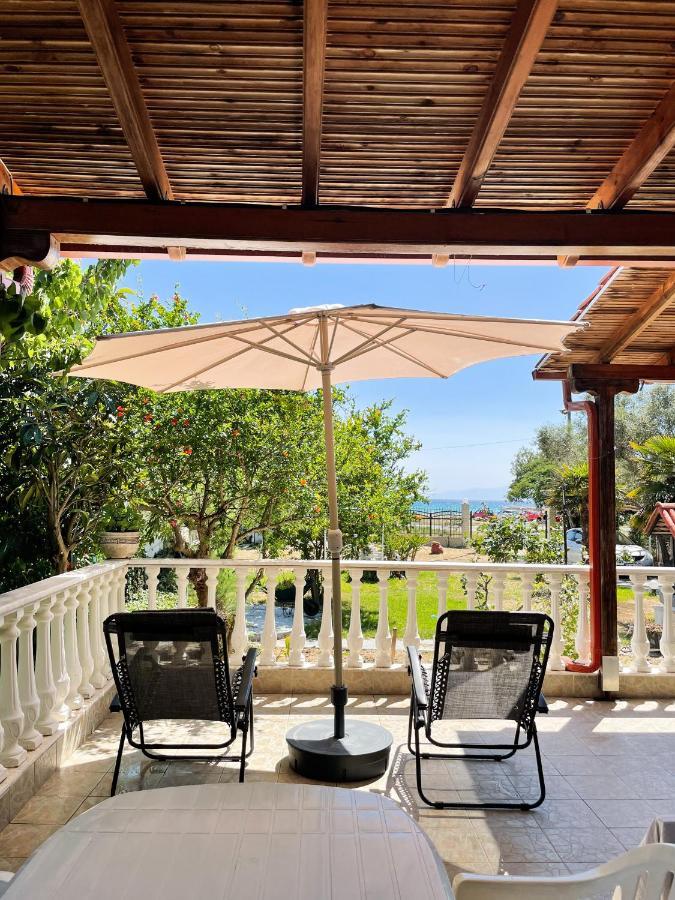 Nea Kallikrateia Casa Lia-Beach Front Villa מראה חיצוני תמונה